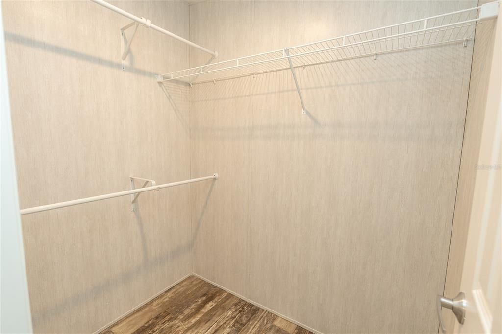 For Sale: $229,000 (3 beds, 2 baths, 1456 Square Feet)