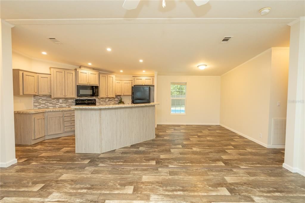 For Sale: $229,000 (3 beds, 2 baths, 1456 Square Feet)