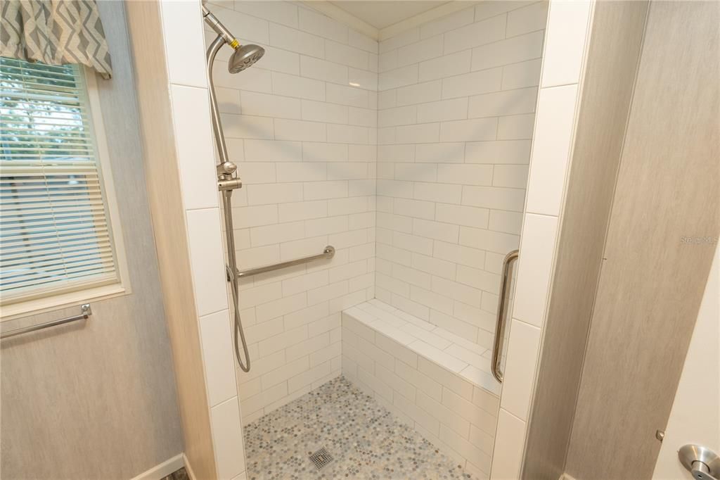 For Sale: $229,000 (3 beds, 2 baths, 1456 Square Feet)