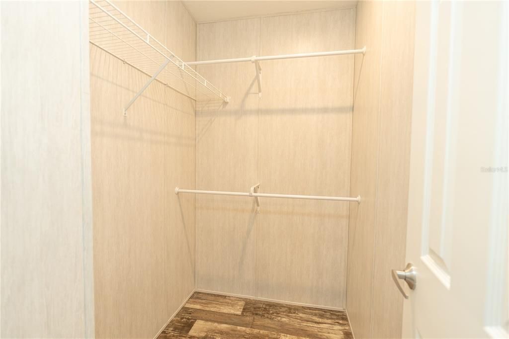 For Sale: $229,000 (3 beds, 2 baths, 1456 Square Feet)