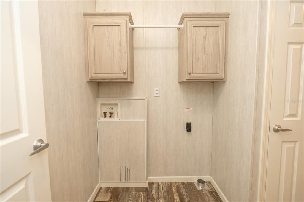 For Sale: $229,000 (3 beds, 2 baths, 1456 Square Feet)