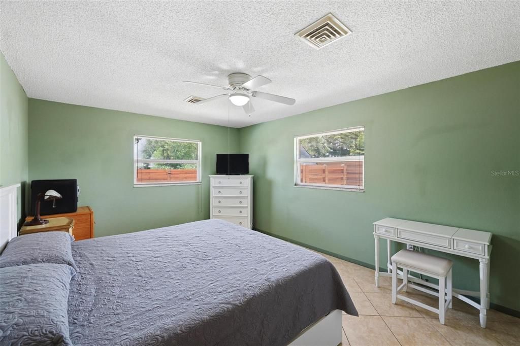 En Venta: $359,900 (3 camas, 2 baños, 1856 Pies cuadrados)