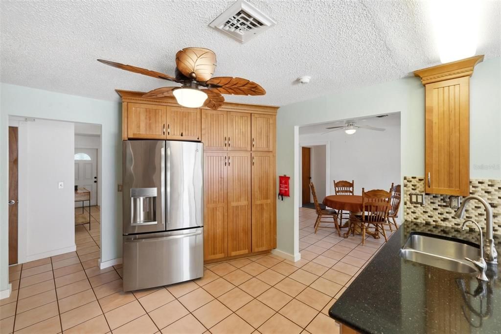 En Venta: $359,900 (3 camas, 2 baños, 1856 Pies cuadrados)