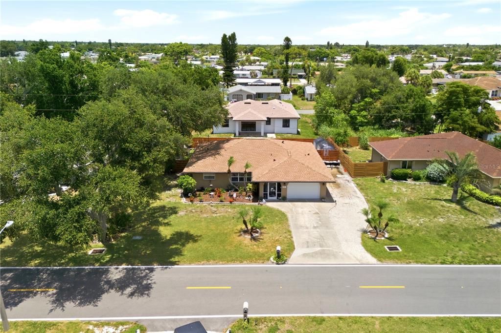 En Venta: $359,900 (3 camas, 2 baños, 1856 Pies cuadrados)