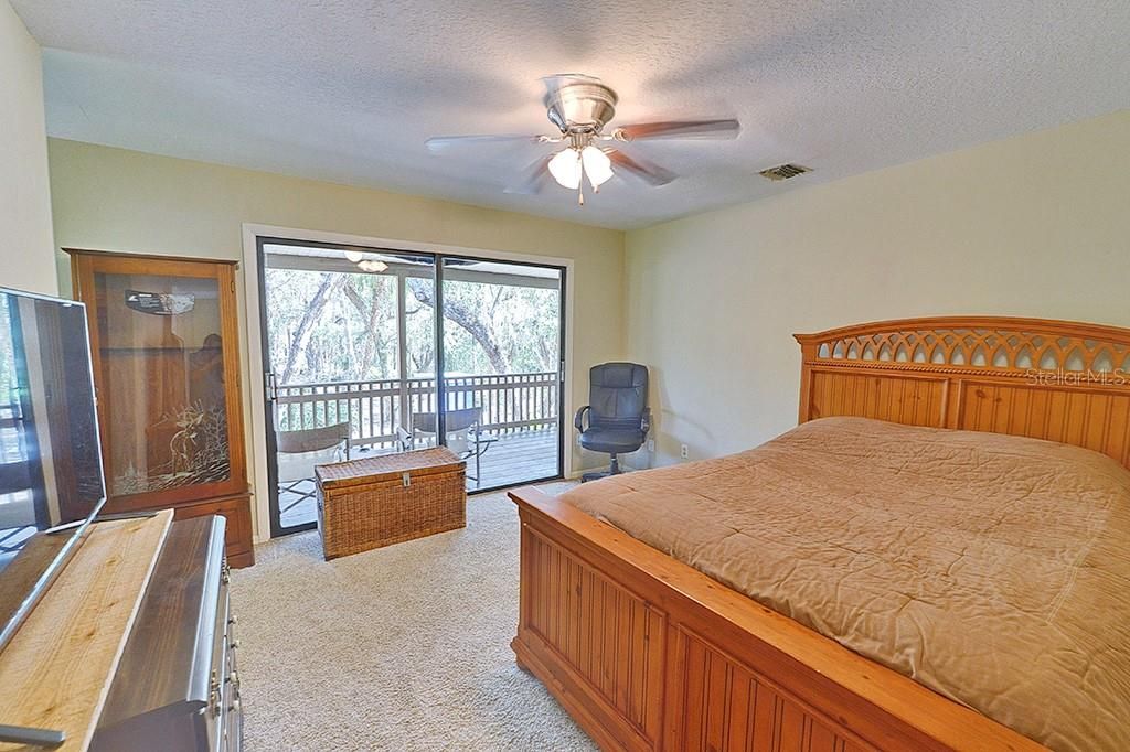 For Sale: $499,999 (4 beds, 3 baths, 2376 Square Feet)
