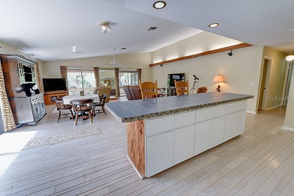 For Sale: $499,999 (4 beds, 3 baths, 2376 Square Feet)