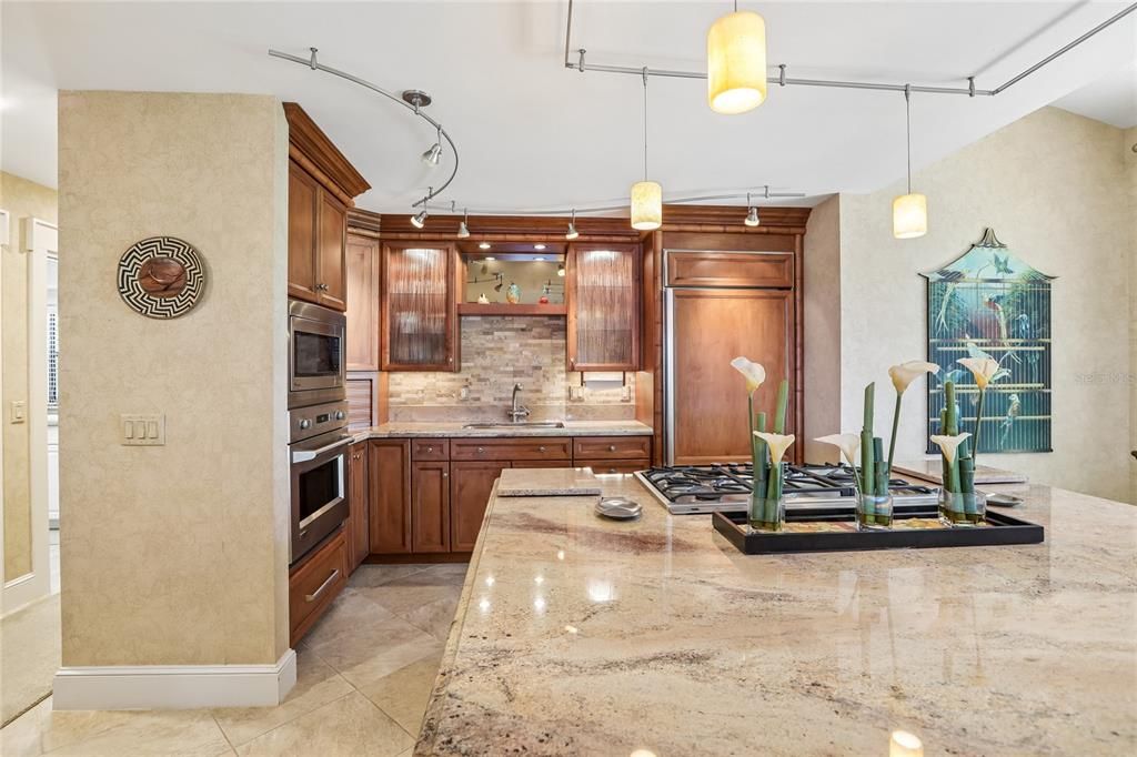 For Sale: $2,400,000 (3 beds, 3 baths, 4455 Square Feet)