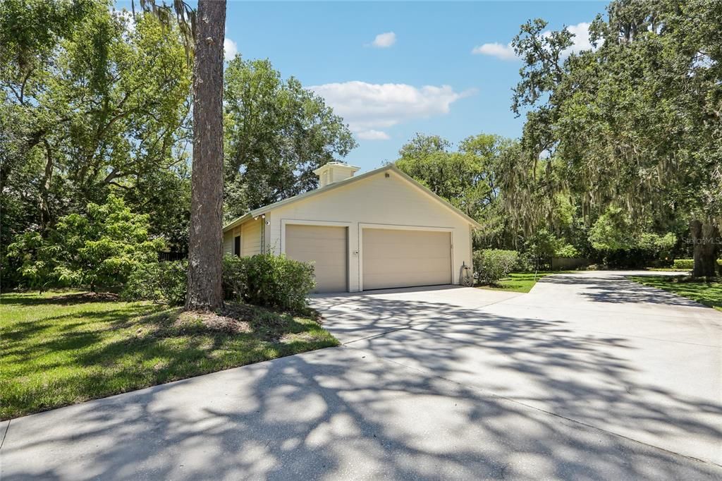 For Sale: $2,400,000 (3 beds, 3 baths, 4455 Square Feet)
