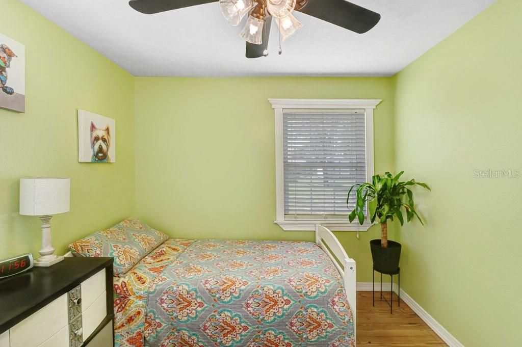 For Sale: $350,000 (3 beds, 1 baths, 1122 Square Feet)