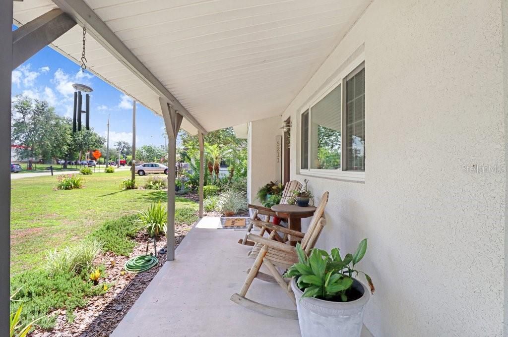 For Sale: $350,000 (3 beds, 1 baths, 1122 Square Feet)