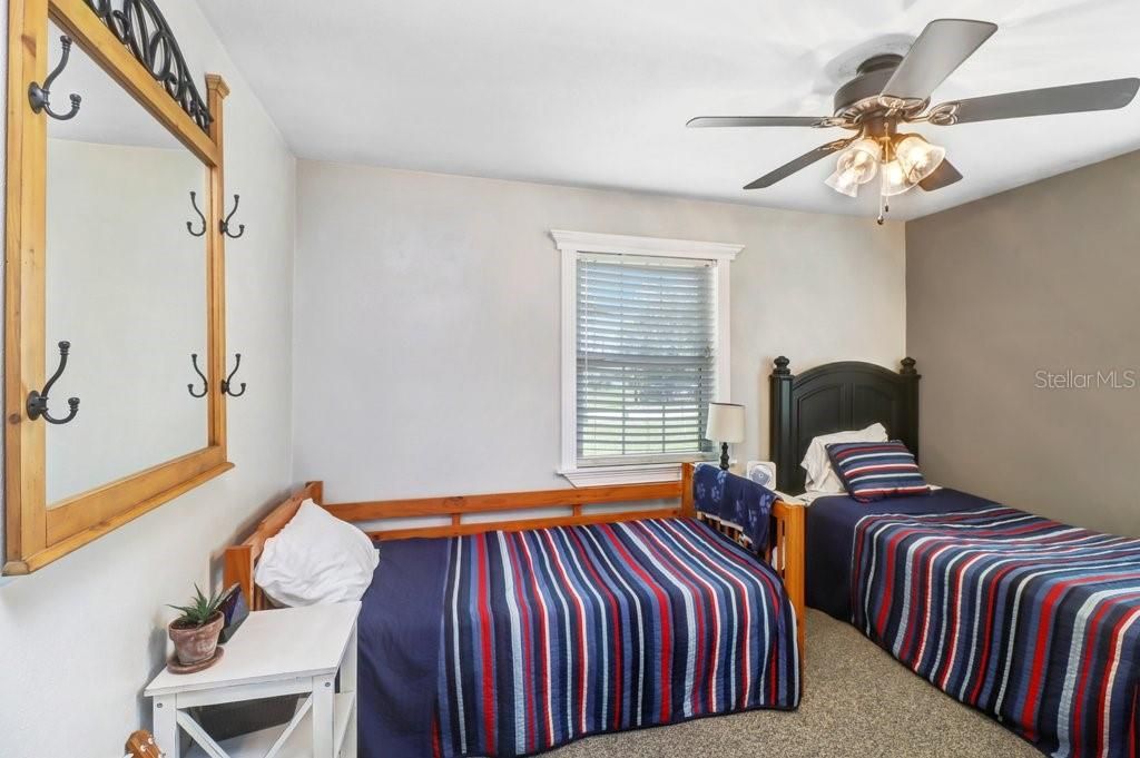 For Sale: $350,000 (3 beds, 1 baths, 1122 Square Feet)