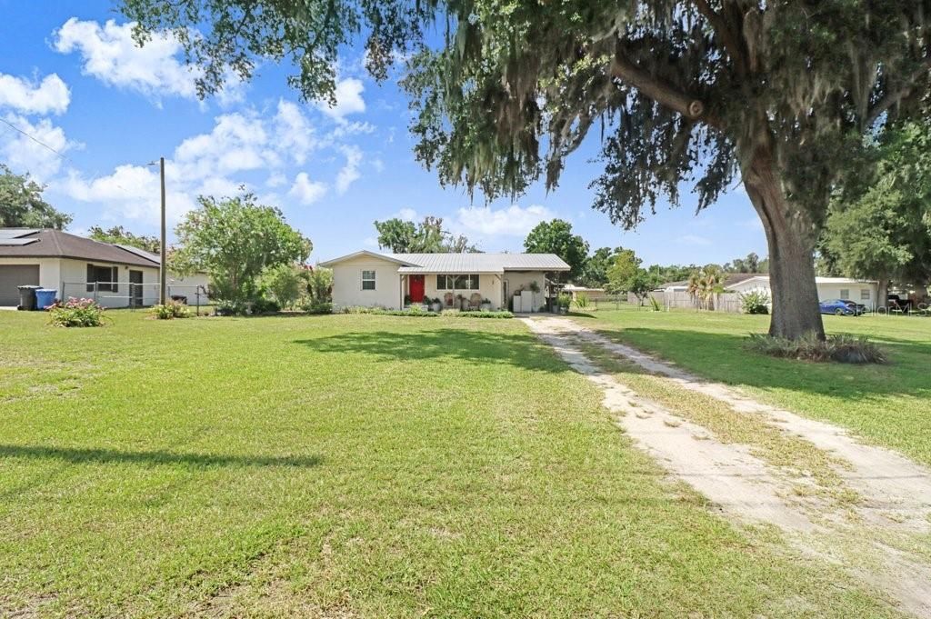 For Sale: $350,000 (3 beds, 1 baths, 1122 Square Feet)