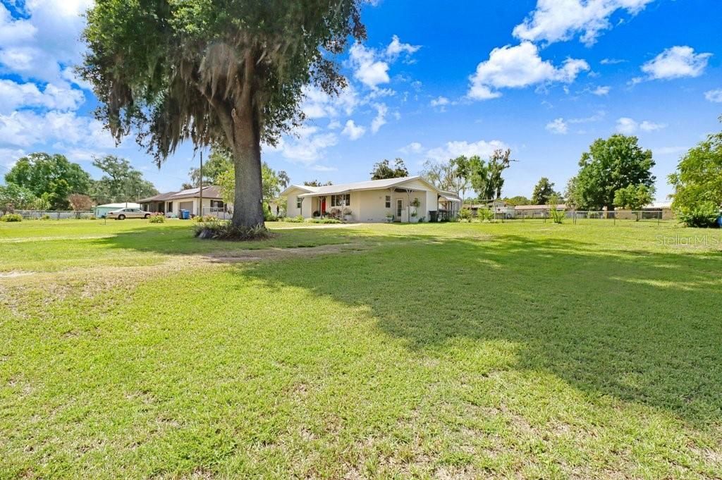 For Sale: $350,000 (3 beds, 1 baths, 1122 Square Feet)