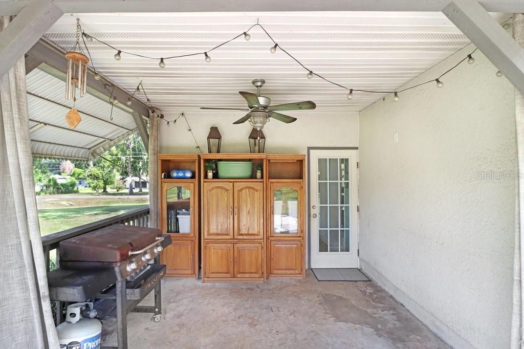 For Sale: $350,000 (3 beds, 1 baths, 1122 Square Feet)