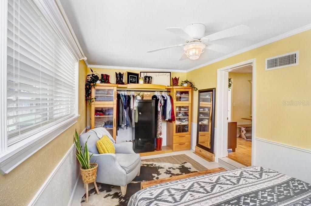 For Sale: $350,000 (3 beds, 1 baths, 1122 Square Feet)