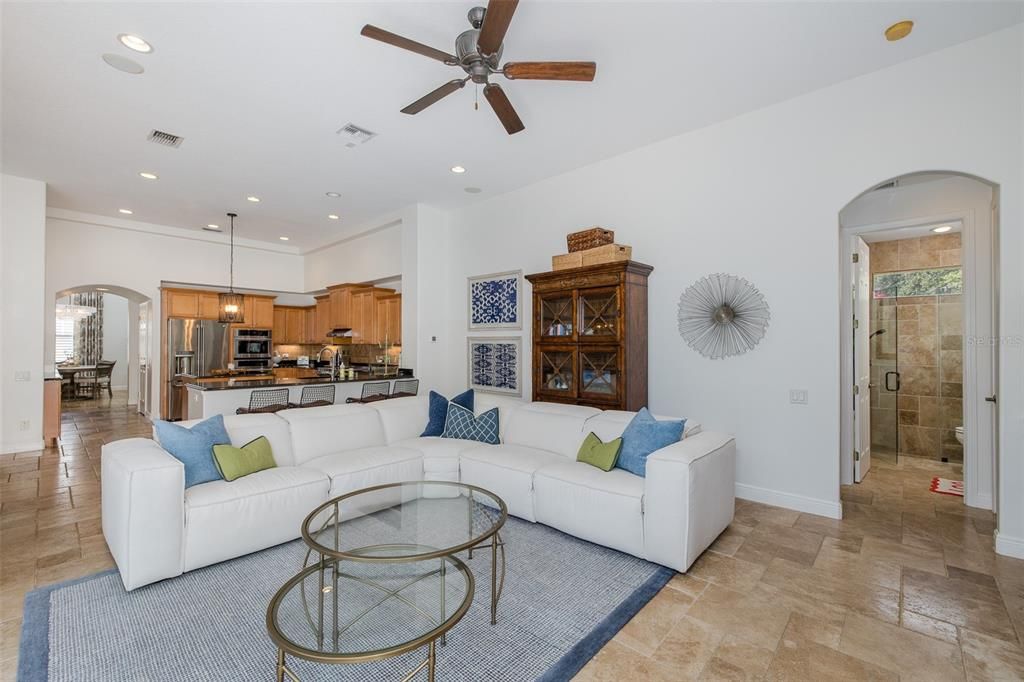 En Venta: $939,000 (4 camas, 3 baños, 3342 Pies cuadrados)