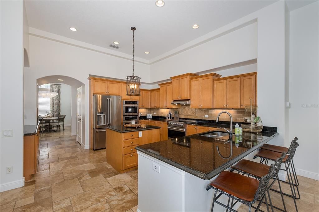 En Venta: $939,000 (4 camas, 3 baños, 3342 Pies cuadrados)