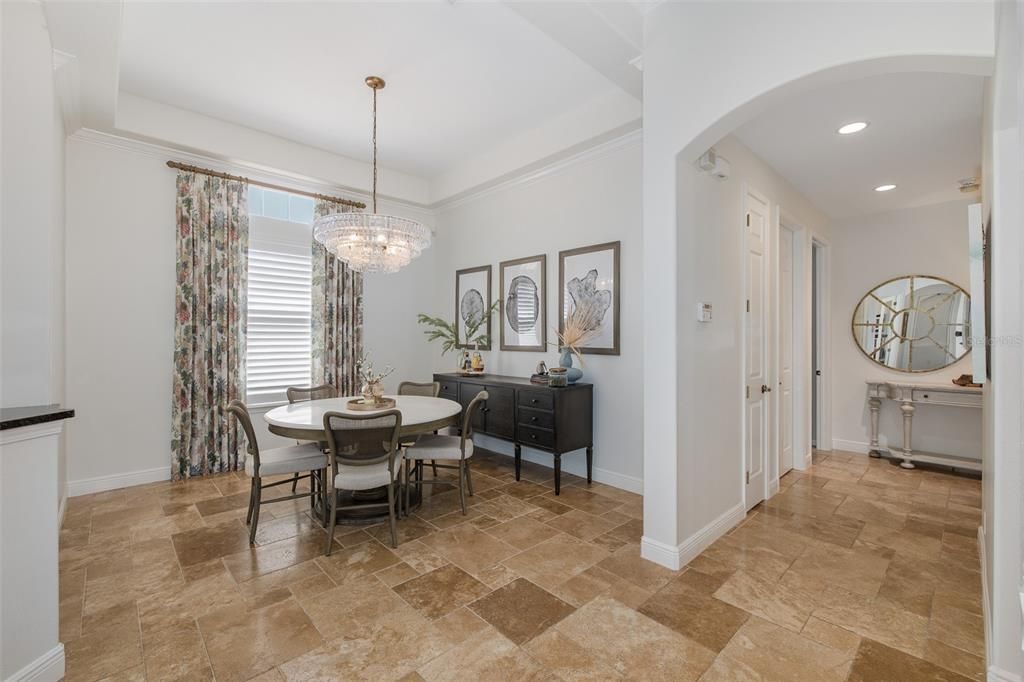 En Venta: $939,000 (4 camas, 3 baños, 3342 Pies cuadrados)