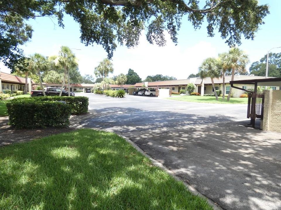 For Sale: $175,000 (2 beds, 2 baths, 875 Square Feet)
