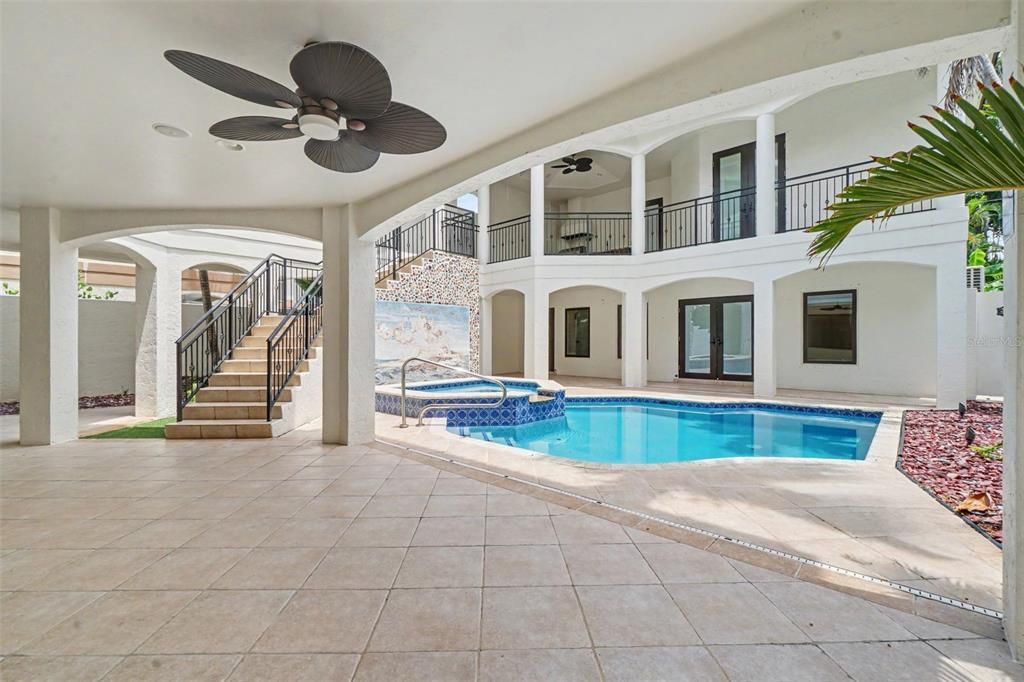 For Sale: $3,279,000 (6 beds, 7 baths, 3555 Square Feet)