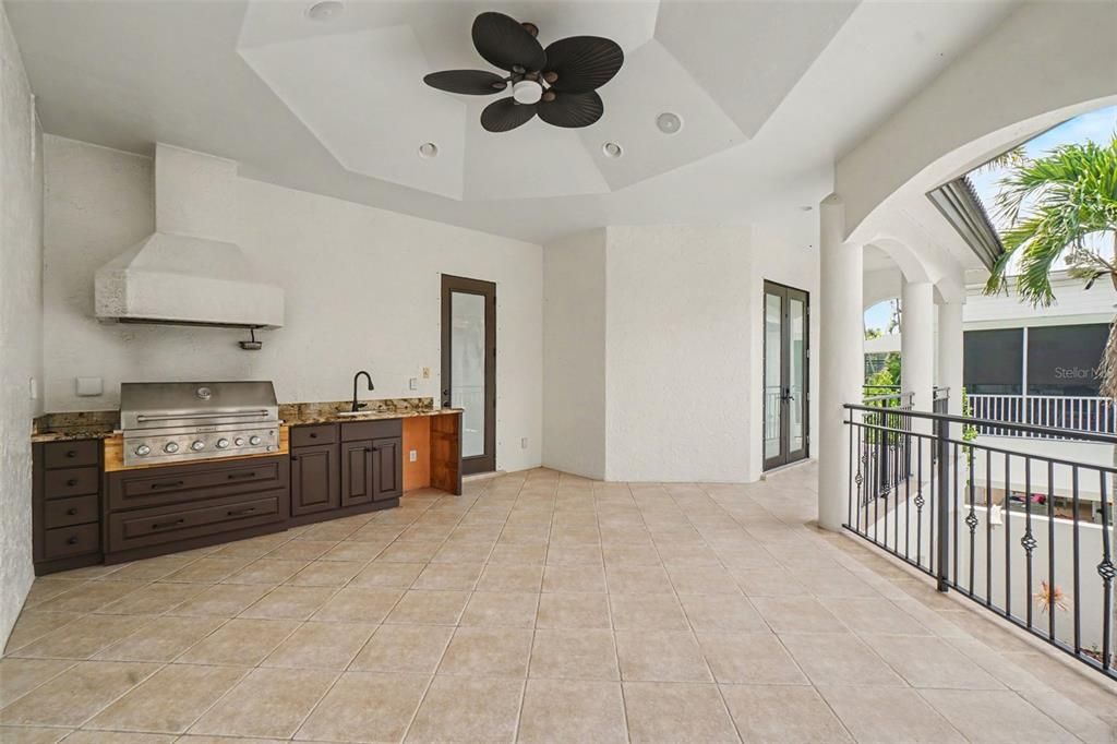 For Sale: $3,279,000 (6 beds, 7 baths, 3555 Square Feet)