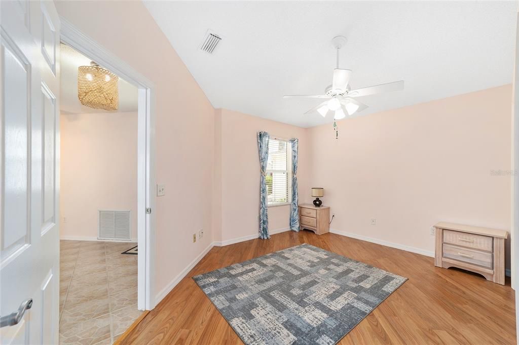 For Sale: $295,000 (2 beds, 2 baths, 1164 Square Feet)