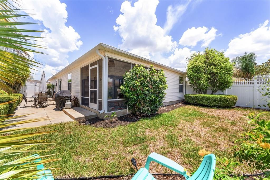 For Sale: $295,000 (2 beds, 2 baths, 1164 Square Feet)