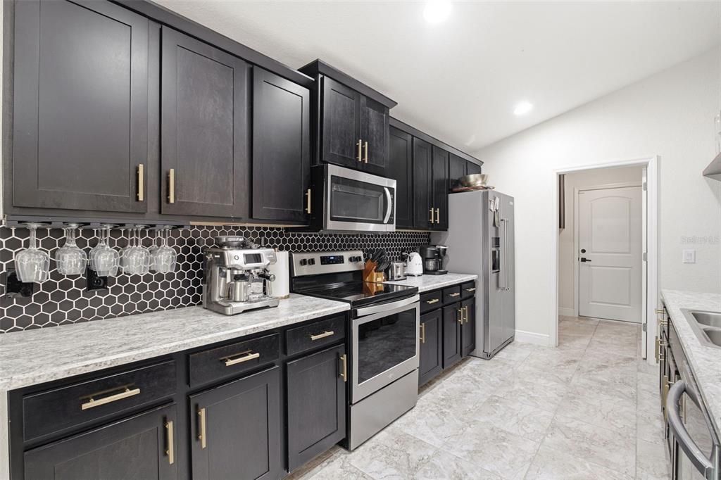 For Sale: $339,000 (3 beds, 2 baths, 1966 Square Feet)
