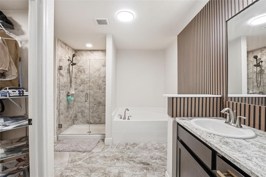 For Sale: $339,000 (3 beds, 2 baths, 1966 Square Feet)