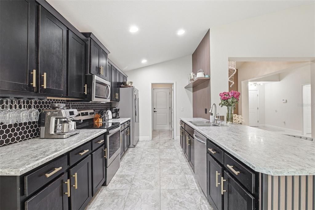 For Sale: $339,000 (3 beds, 2 baths, 1966 Square Feet)