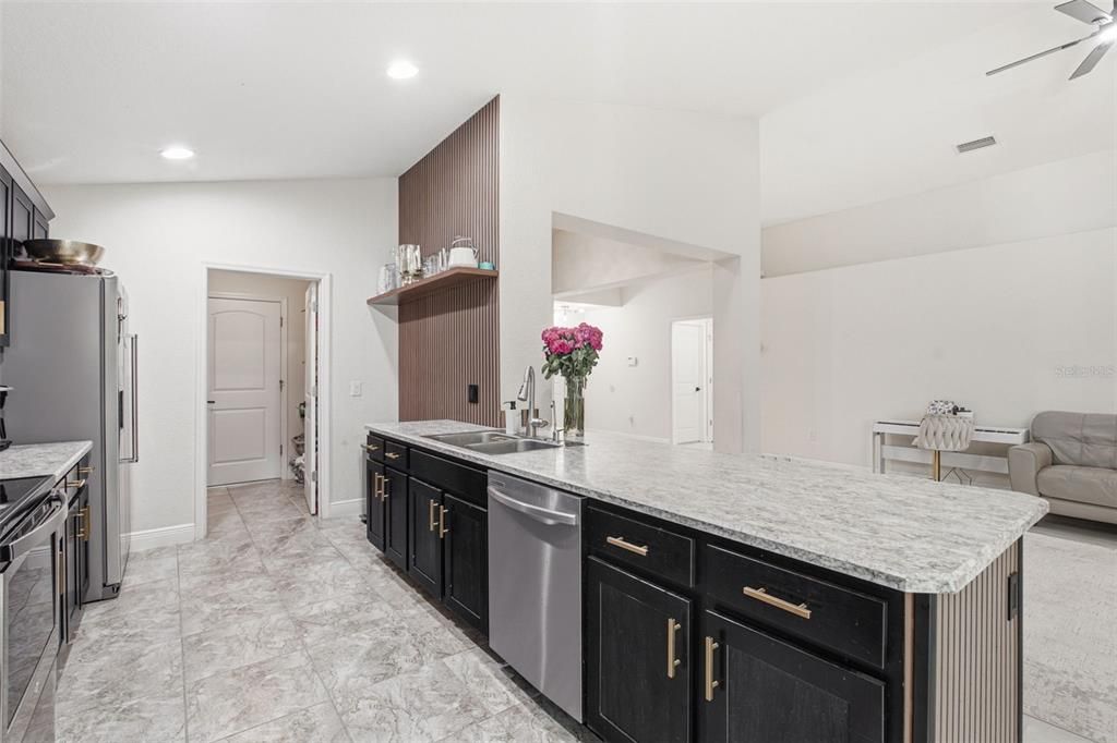 For Sale: $339,000 (3 beds, 2 baths, 1966 Square Feet)