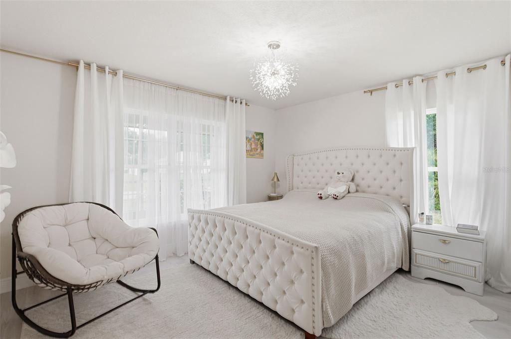 For Sale: $339,000 (3 beds, 2 baths, 1966 Square Feet)