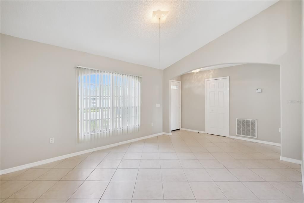 En Venta: $299,900 (3 camas, 2 baños, 1547 Pies cuadrados)