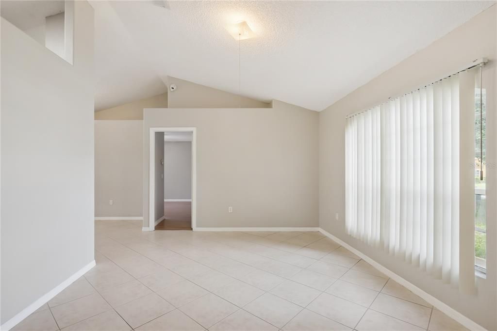 En Venta: $299,900 (3 camas, 2 baños, 1547 Pies cuadrados)
