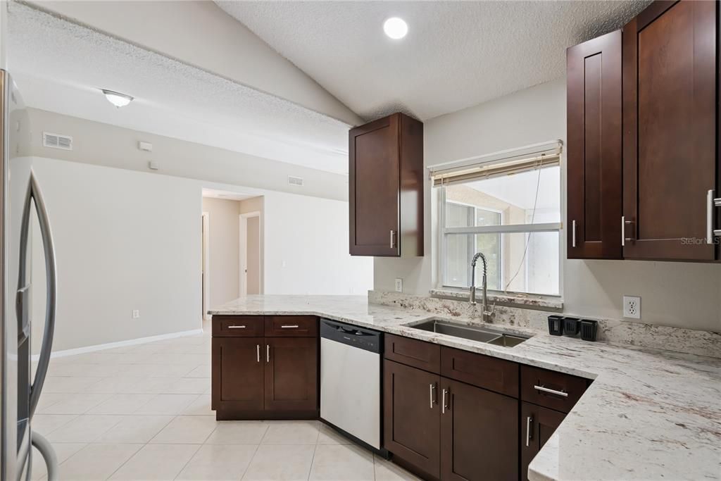 En Venta: $299,900 (3 camas, 2 baños, 1547 Pies cuadrados)
