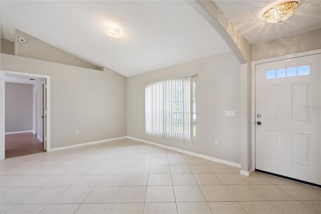 En Venta: $299,900 (3 camas, 2 baños, 1547 Pies cuadrados)