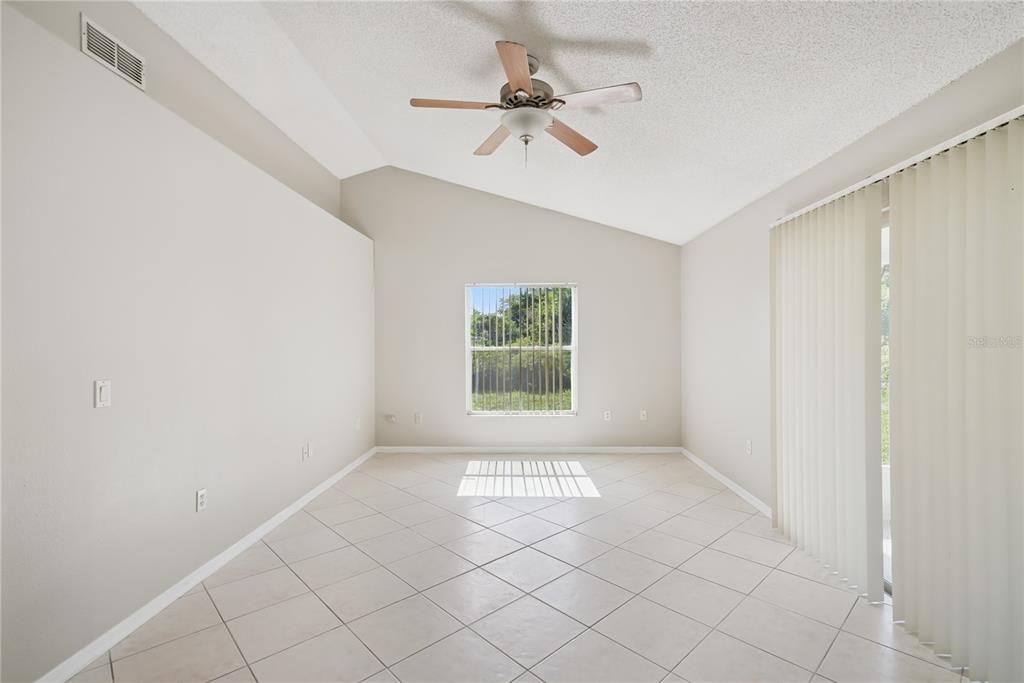 En Venta: $299,900 (3 camas, 2 baños, 1547 Pies cuadrados)