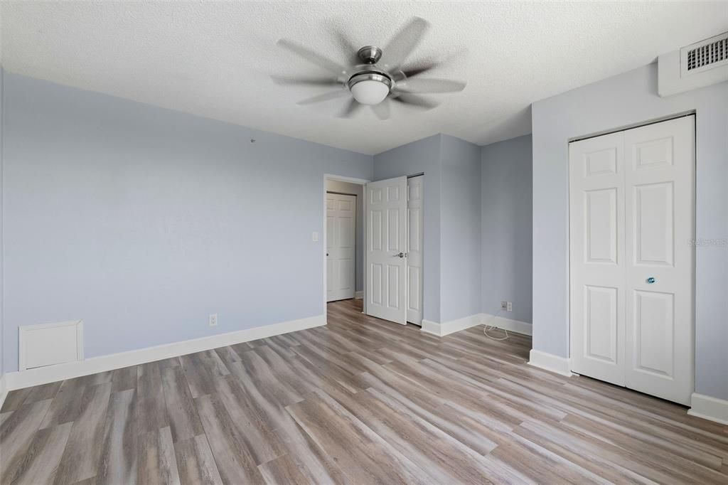 For Sale: $70,000 (1 beds, 1 baths, 708 Square Feet)
