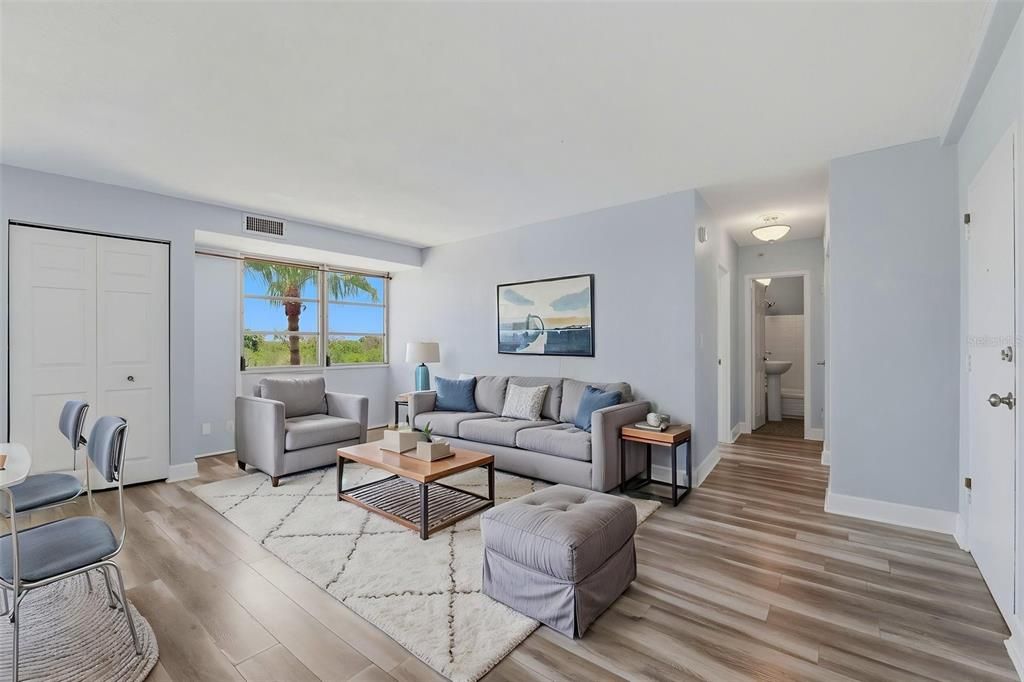 For Sale: $70,000 (1 beds, 1 baths, 708 Square Feet)