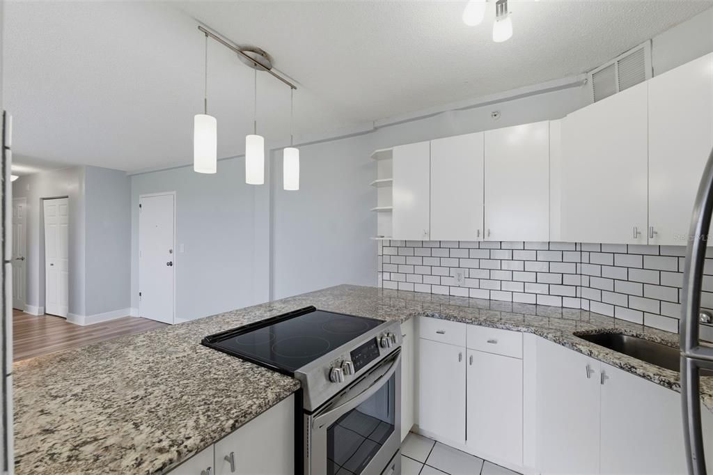 For Sale: $70,000 (1 beds, 1 baths, 708 Square Feet)