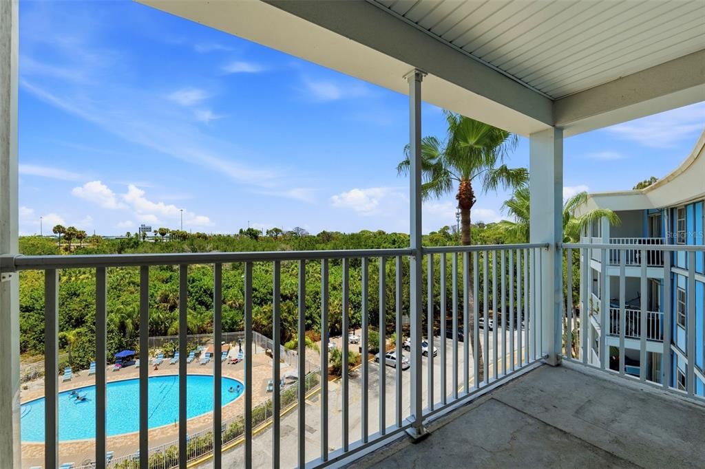 For Sale: $70,000 (1 beds, 1 baths, 708 Square Feet)