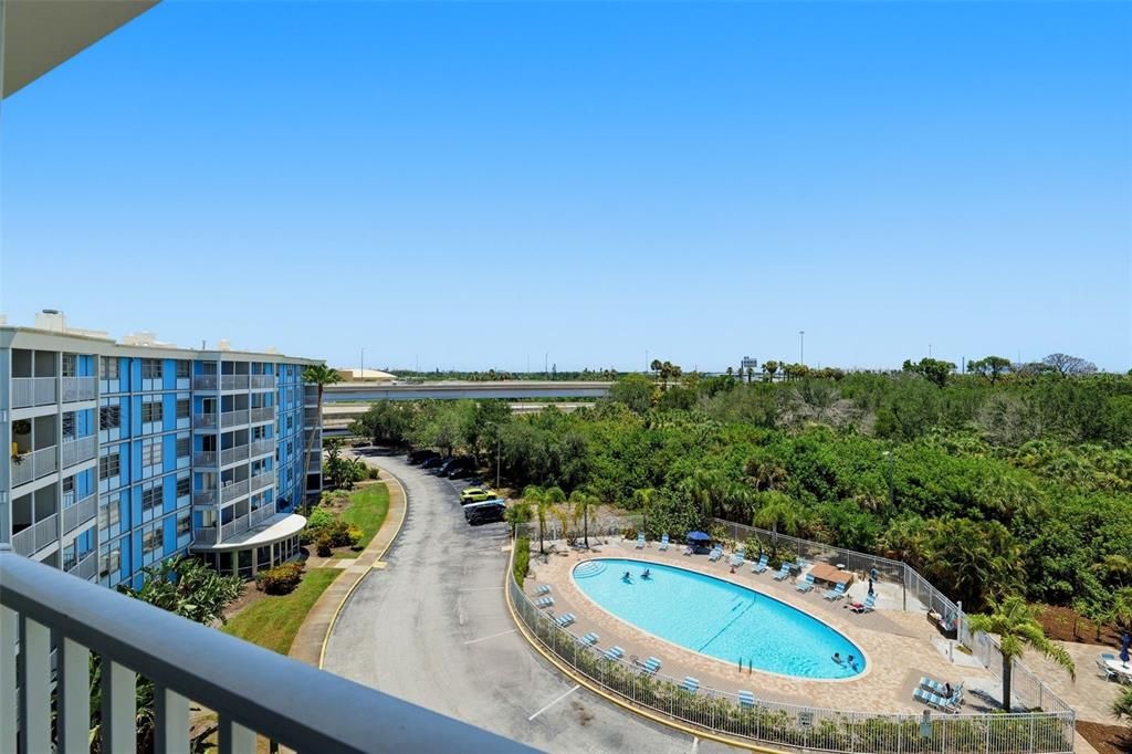 For Sale: $70,000 (1 beds, 1 baths, 708 Square Feet)