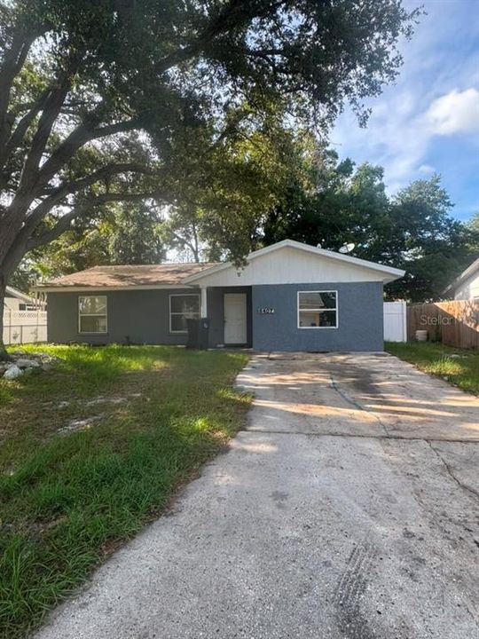 For Sale: $299,000 (4 beds, 2 baths, 1390 Square Feet)