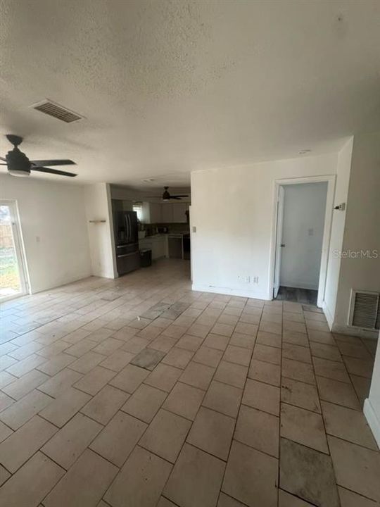 For Sale: $299,000 (4 beds, 2 baths, 1390 Square Feet)