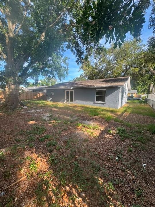 For Sale: $299,000 (4 beds, 2 baths, 1390 Square Feet)