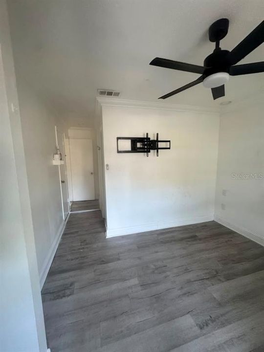 For Sale: $299,000 (4 beds, 2 baths, 1390 Square Feet)