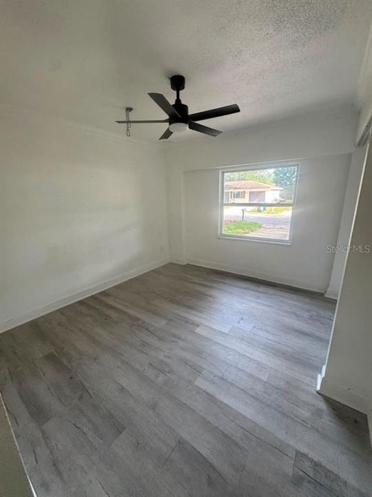 For Sale: $299,000 (4 beds, 2 baths, 1390 Square Feet)