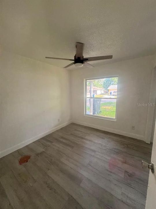 For Sale: $299,000 (4 beds, 2 baths, 1390 Square Feet)