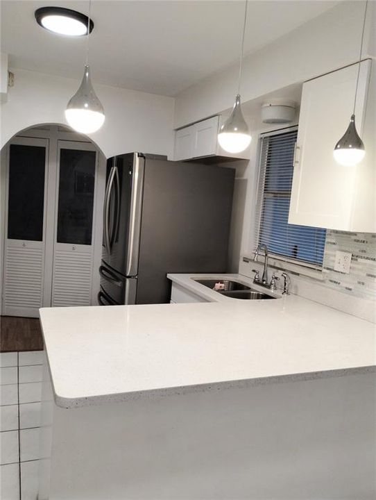 En Venta: $284,900 (3 camas, 2 baños, 1300 Pies cuadrados)