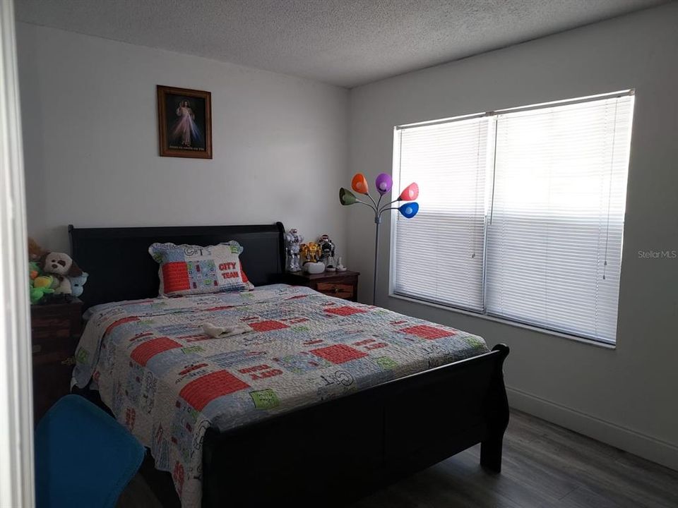 En Venta: $284,900 (3 camas, 2 baños, 1300 Pies cuadrados)